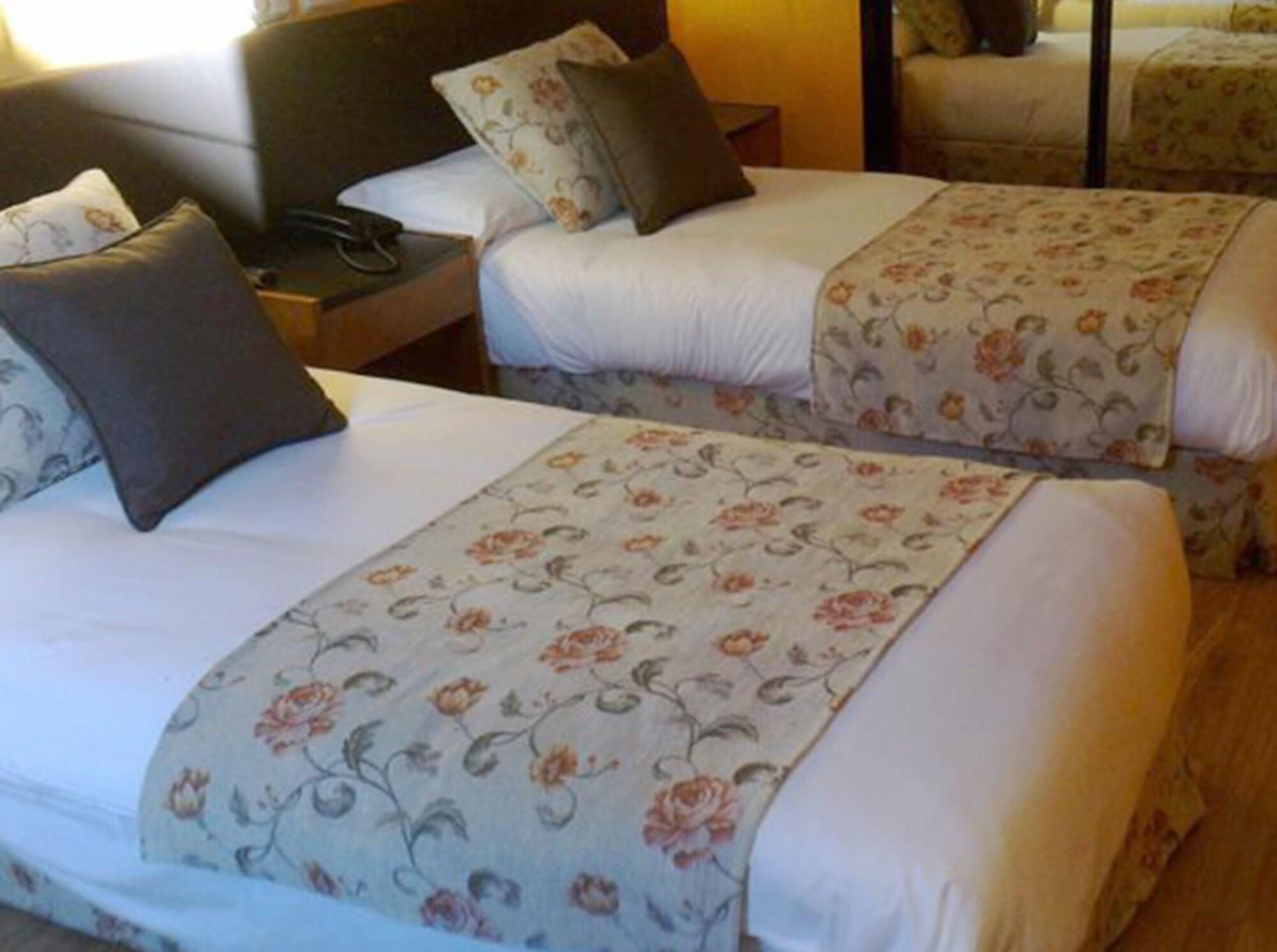 Aeropuerto Madrid Torre Hogar Premium Hotel Torrejón de Ardoz Eksteriør billede