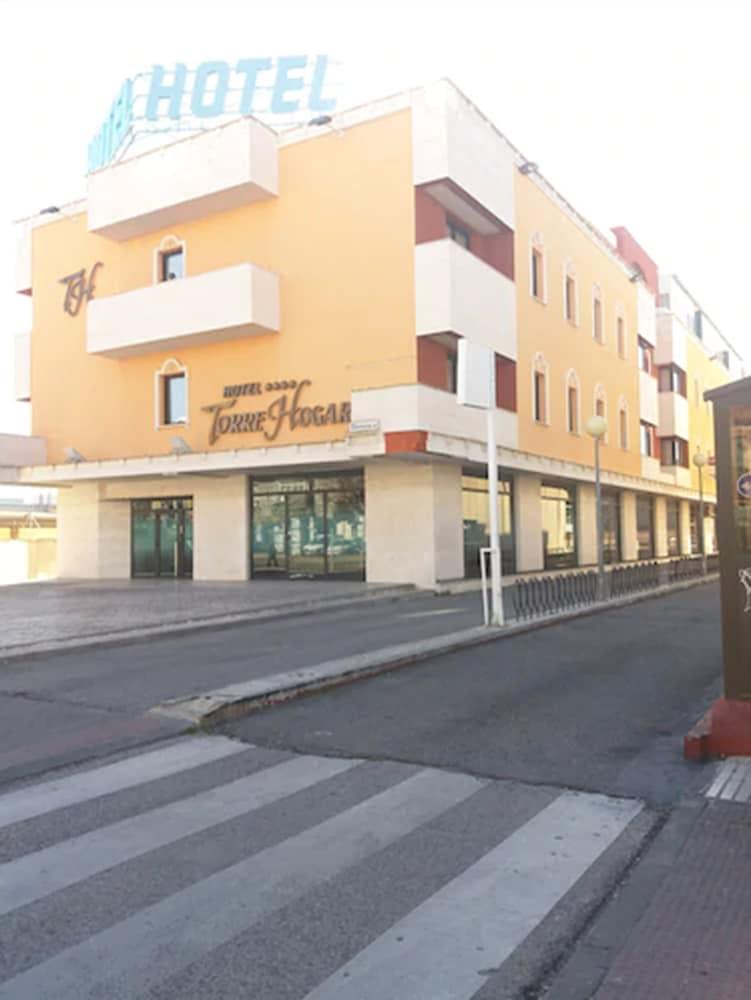 Aeropuerto Madrid Torre Hogar Premium Hotel Torrejón de Ardoz Eksteriør billede