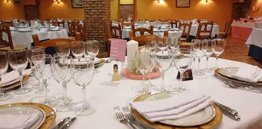 Aeropuerto Madrid Torre Hogar Premium Hotel Torrejón de Ardoz Eksteriør billede