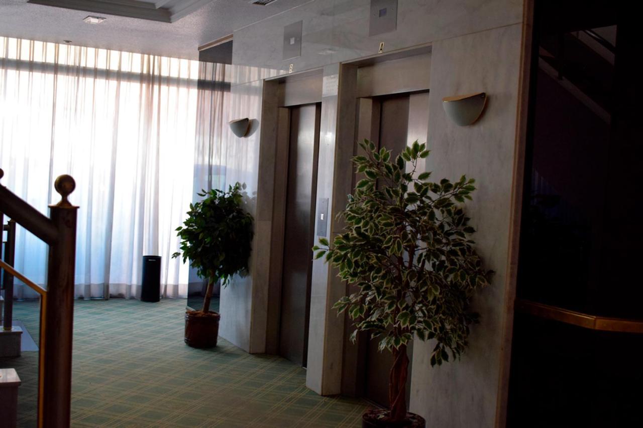 Aeropuerto Madrid Torre Hogar Premium Hotel Torrejón de Ardoz Eksteriør billede