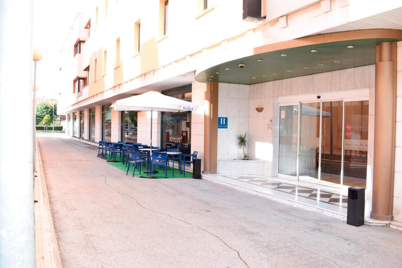 Aeropuerto Madrid Torre Hogar Premium Hotel Torrejón de Ardoz Eksteriør billede
