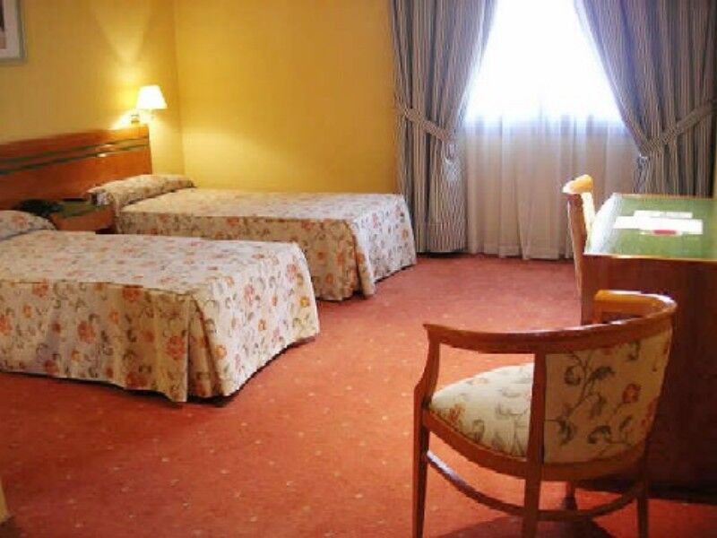Aeropuerto Madrid Torre Hogar Premium Hotel Torrejón de Ardoz Eksteriør billede